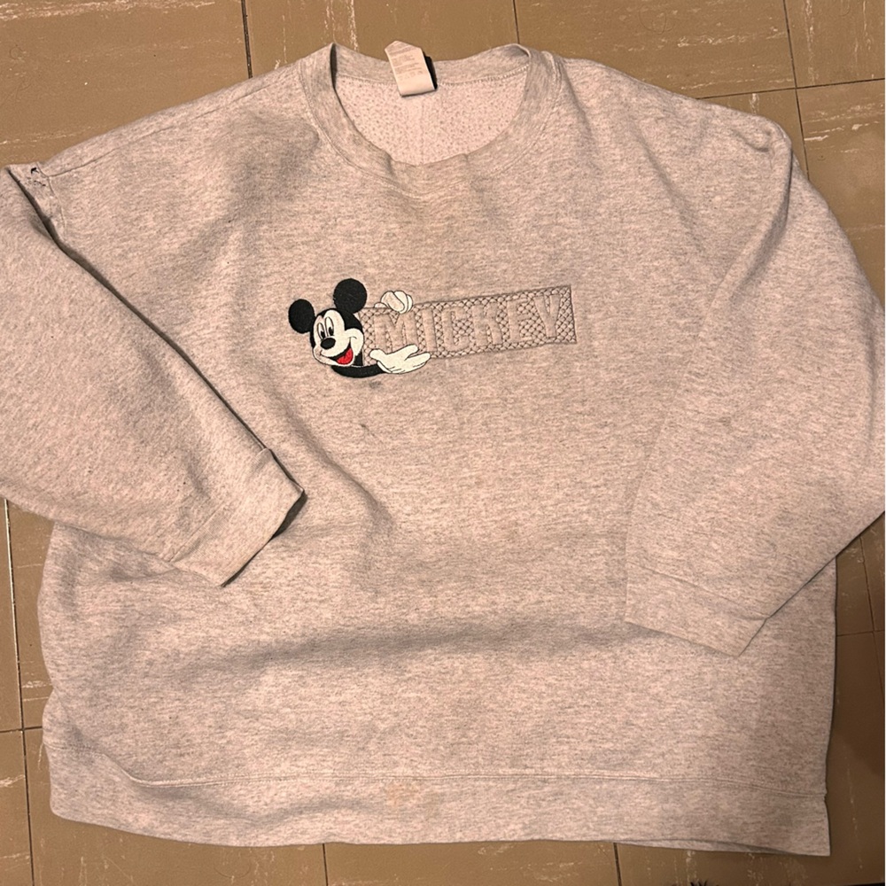 MICKEY MOUSE CREWNECK!